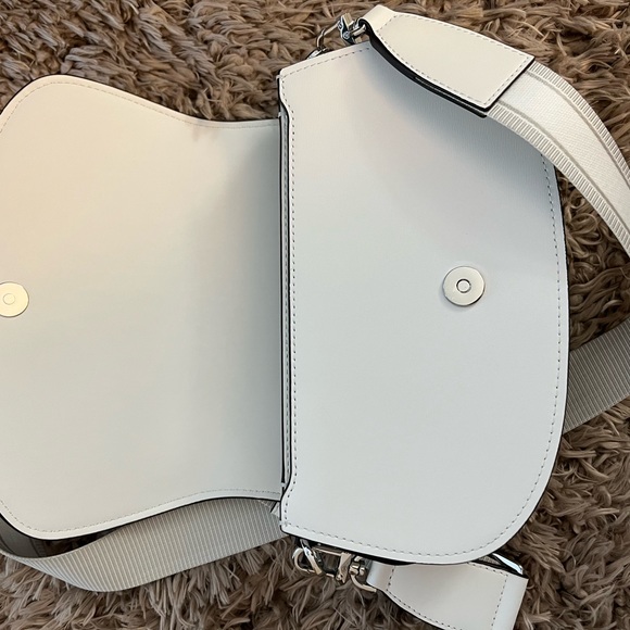 NWOT Michael Kors Mila Medium Leather Messenger Bag in Optic White - Picture 8 of 12